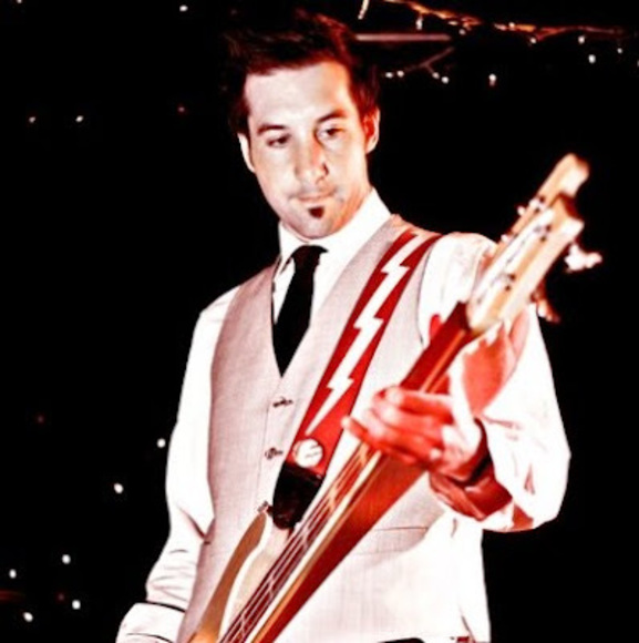 Meet your Posher, Denni - Picture 1 of 1